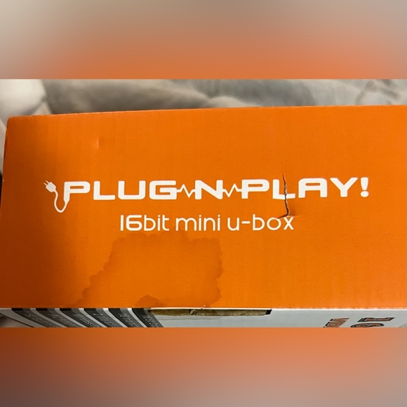 16BIT Mini HD Video Game Box. HDMI Plug & Play Console w/ 2 Wireless Controllers - Picture 7 of 8